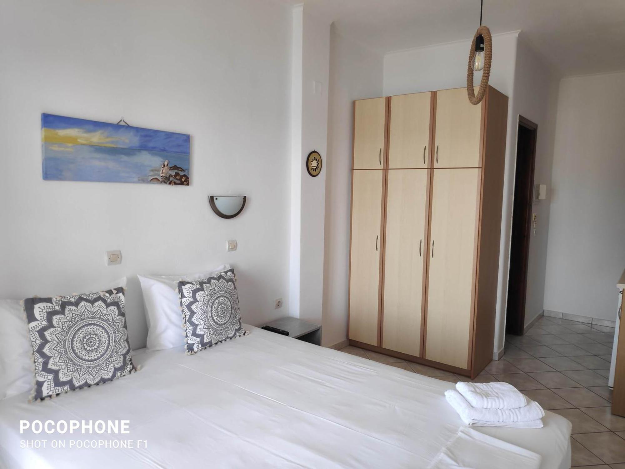 Villa Dora Studios 1 Batsíon Habitación foto